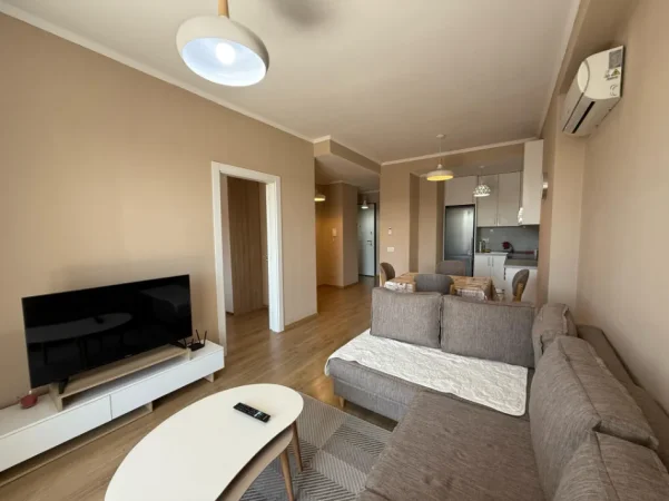 Tirane, jepet me qera apartament 1+1 Kati 3, 60 m² 450 € (rruga xhanfize keko)