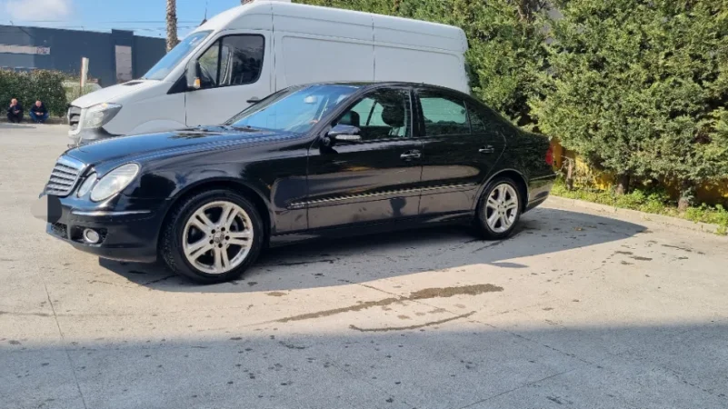 Tirane, shitet makine Benz Nafte, e zeze automatik Kondicioner 298.000 km 4.200 €