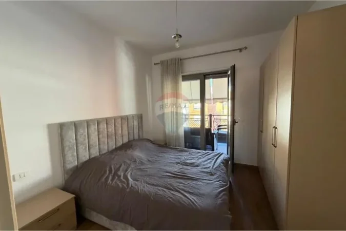 Tirane, jepet me qera apartament 2+1+Ballkon Kati 2, 120 m² 1.050 € (Kompleksi DELIORGJI)