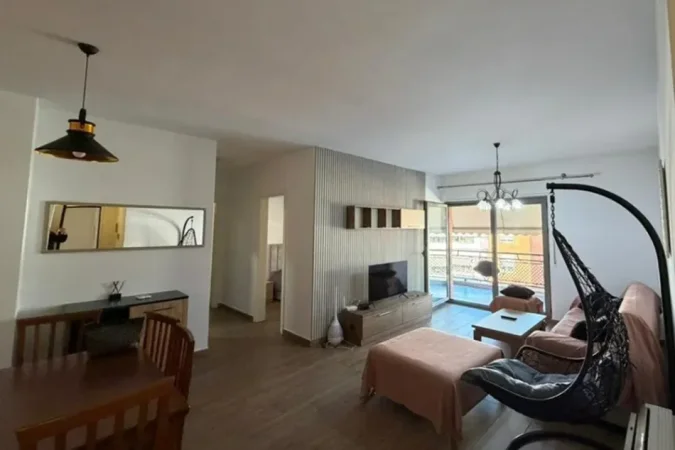 Tirane, jepet me qera apartament 2+1+Ballkon Kati 2, 120 m² 1.050 € (Kompleksi DELIORGJI)