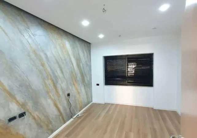 Tirane, jepet me qera zyre Kati 3, 80 m² 990 € (blloku)