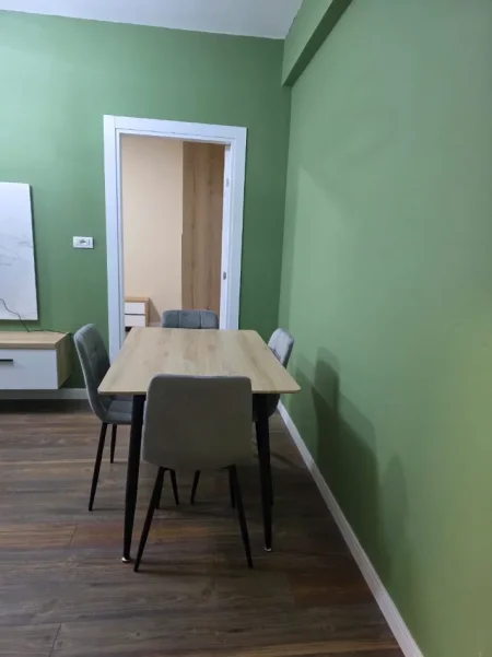 Tirane, jepet me qera apartament 1+1 Kati 3, 65 m² 500 € 