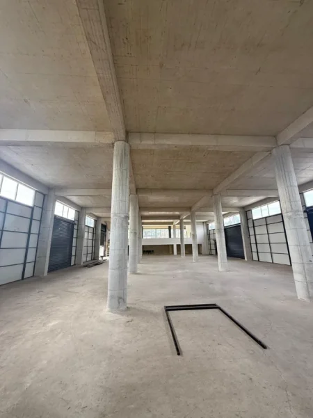 Tirane, jepet me qera Dublex , 3.000 € 