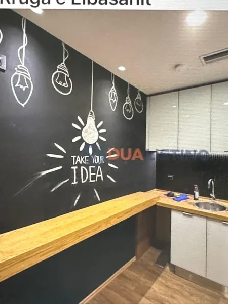 Tirane, jepet me qera ambjent biznesi Kati 2, 85 m² (Rruga Elbasani)