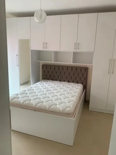 Tirane, jepet me qera apartament 2+1 Kati 3, 85 m² 450 € (Shkolla e Bashkuar)