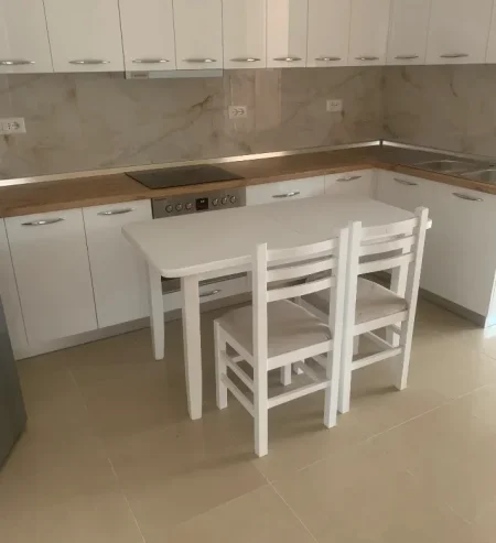 Tirane, jepet me qera apartament 2+1 Kati 3, 85 m² 450 € (Shkolla e Bashkuar)