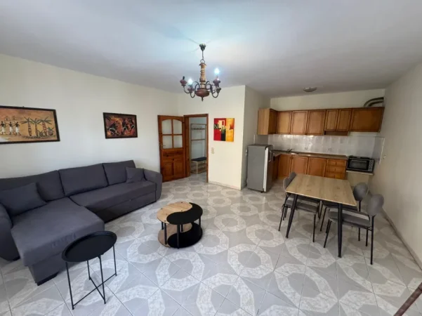 Tirane, jepet me qera apartament 2+1 Kati 3, 