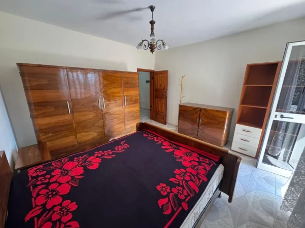 Tirane, jepet me qera apartament 2+1 Kati 3, 