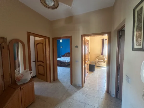 Tirane, jepet me qera shtepi 2+1+Ballkon Kati 2, 45.000 € (Lace backa)