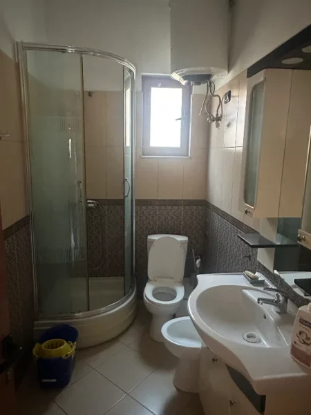 Tirane, jepet me qera shtepi 2+1+Ballkon Kati 2, 45.000 € (Lace backa)