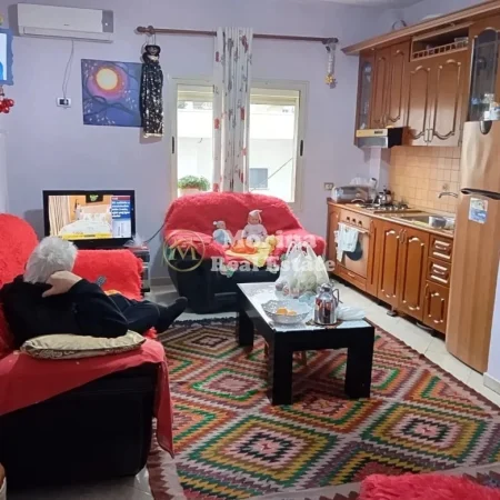 Tirane, jepet me qera apartament 1+1 Kati 2, 63 m² 400 € (Vilat Amerikane)