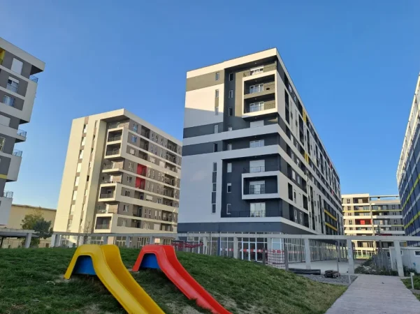 Tirane, shitet Kati 0, 102 m² 190.000 € (Rruga Demir Nazeri)