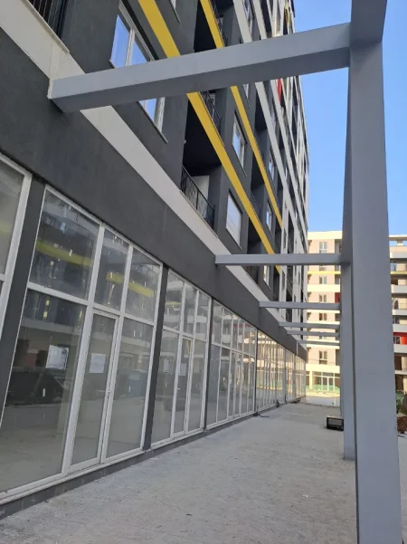 Tirane, shitet Kati 0, 102 m² 190.000 € (Rruga Demir Nazeri)