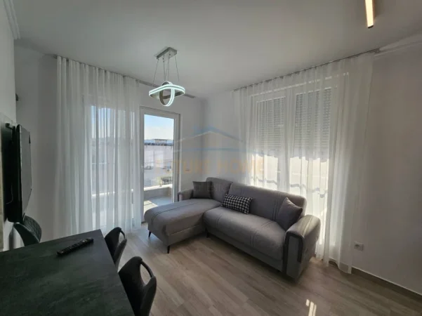 Tirane, jepet me qera apartament 2+1+PARKIM , Kati 6, 80 m² 900 € (RRUGA JORDAN MISJA)