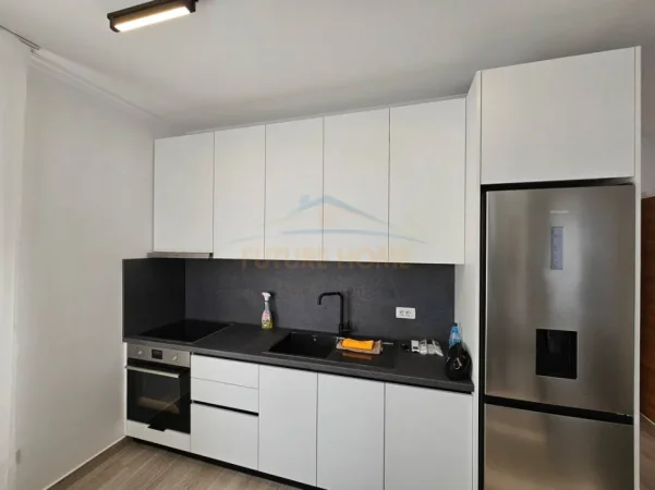 Tirane, jepet me qera apartament 2+1+PARKIM , Kati 6, 80 m² 900 € (RRUGA JORDAN MISJA)