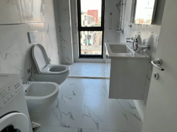 Tirane, jepet me qera apartament 2+1 , 104 m² 1.100 € 
