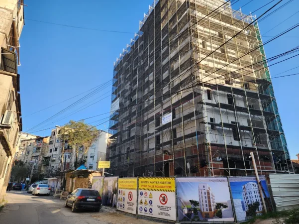 Tirane, Liste me oferta ,