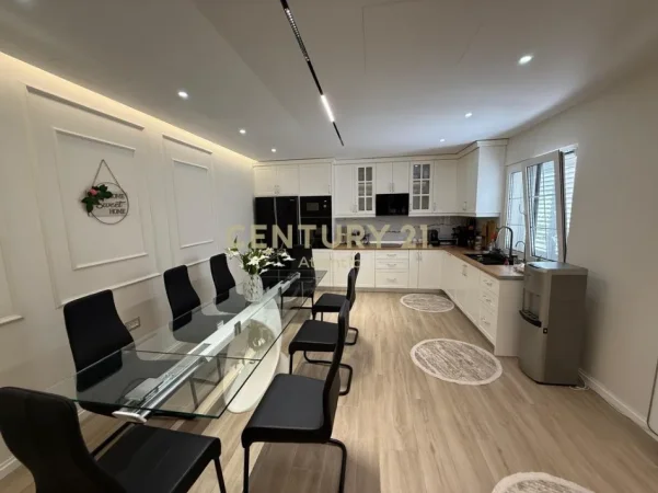 jepet me qera Vile 2+1 Kati 1, 275 m² 2.000 € (Ish Kenete,Durres)