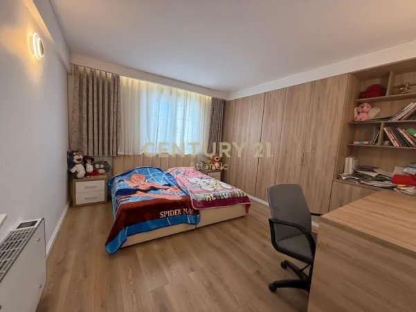 jepet me qera Vile 2+1 Kati 1, 275 m² 2.000 € (Ish Kenete,Durres)