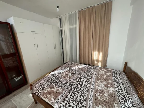 Tirane, jepet me qera apartament 1+1 Kati 4, 50 m² 350 € (Sokrat miho)