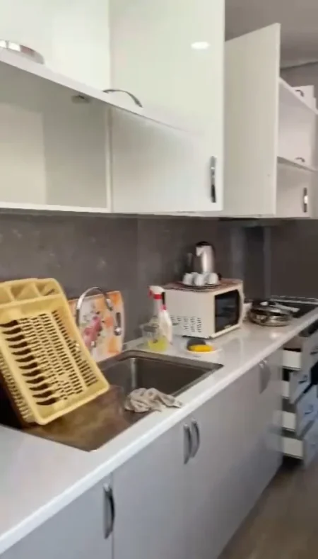 Jepet me Qera Apartament 1+1 i mobiluar ne Astir , 450 EURO