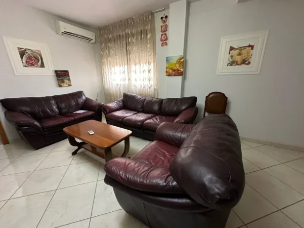 Tirane, jepet me qera apartament 2+1 Kati 4, 90 m² 500 € (Don Bosko)