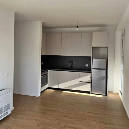 Tirane, jepet me qera zyre , 110 m² 700 € (Don Bosko)