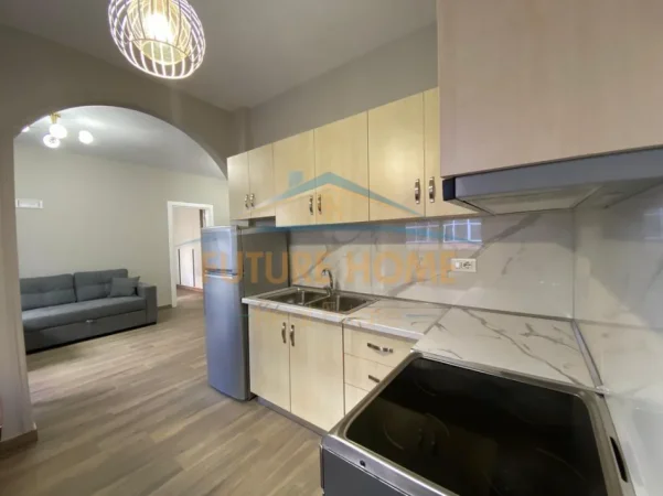 Tirane, jepet me qera apartament 1+1 Kati 2, 66 m² 500 € (Unaza e re)