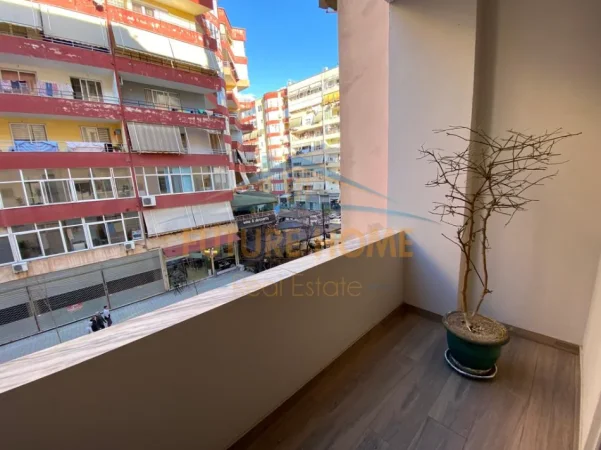 Tirane, jepet me qera apartament 1+1 Kati 2, 66 m² 500 € (Unaza e re)