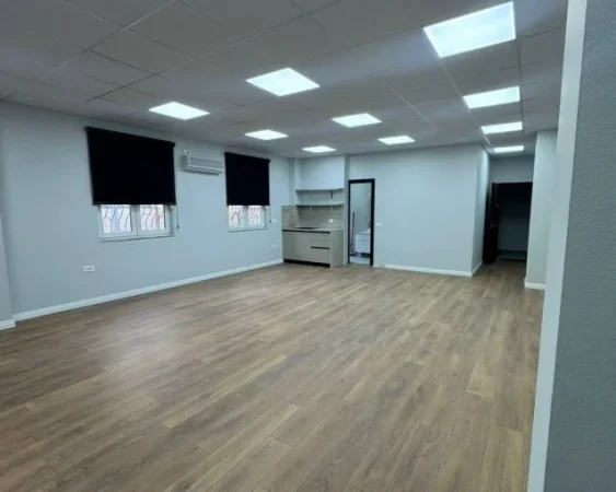 Tirane, jepet me qera ambjent biznesi Kati 1, 89 m² 950 € (pazari i ri , toptani , 9-katshet , rruga e barrikadave)