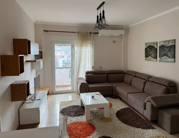 Tirane, jepet me qera apartament 2+1 , 95 m² 500 € (Sauk)