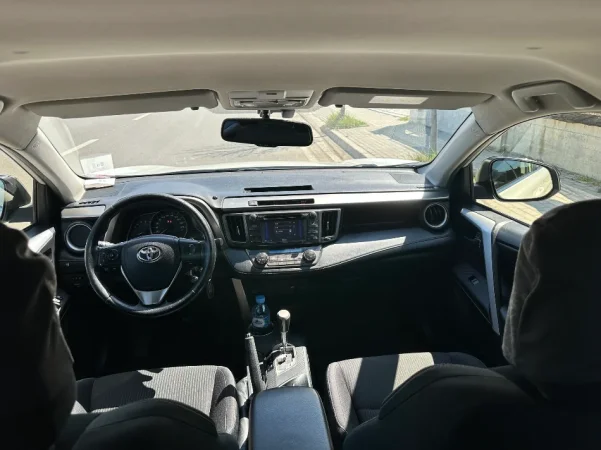 Tirane, shitet makine Toyota Rav4 2.2 diesel 2014 Nafte, e bardhë automatik Klima 208.000 km 14.890 €