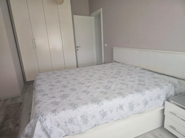 Tirane, jepet me qera apartament 2+1+Aneks+Ballkon Kati 8, 97 m² 500 € (Pallatet Fratari)