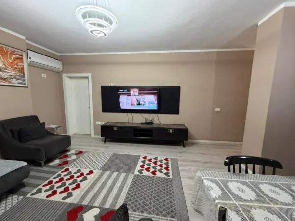 Tirane, jepet me qera apartament 2+1 Kati 1, 80 m² 500 € (Fresk)