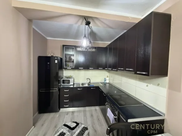 Tirane, jepet me qera apartament 2+1 Kati 1, 80 m² 500 € (Fresk)