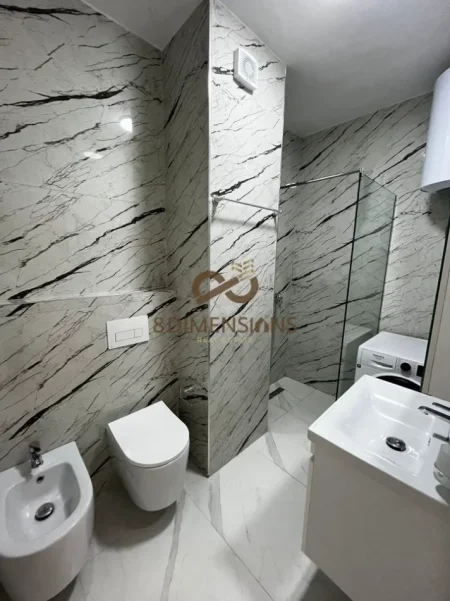 Tirane, jepet me qera 1+1 Kati 6, 68 m² 450 € (astir)