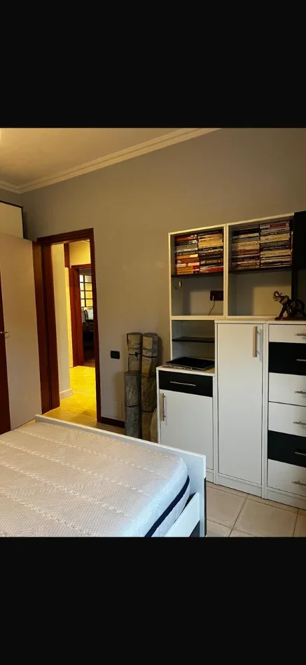 Tirane, jepet me qera apartament 3+1 Kati 3, 160 m² (BLLOK PRANE PICERI ERA)