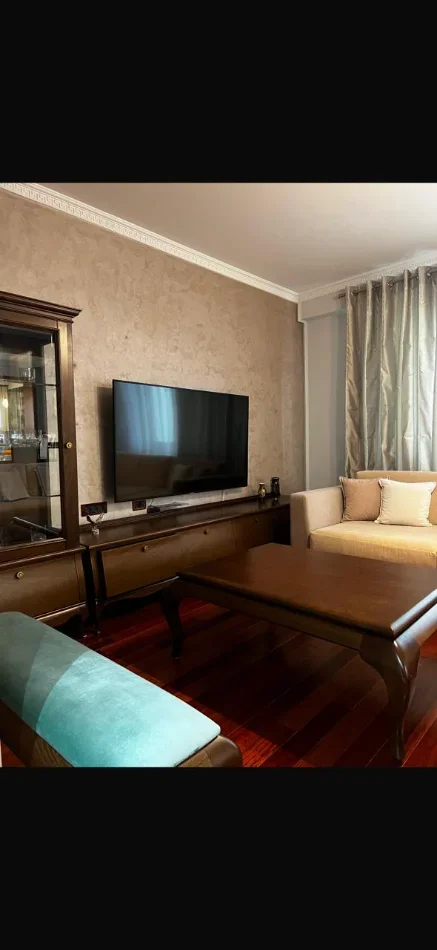 Tirane, jepet me qera apartament 3+1 Kati 3, 160 m² (BLLOK PRANE PICERI ERA)