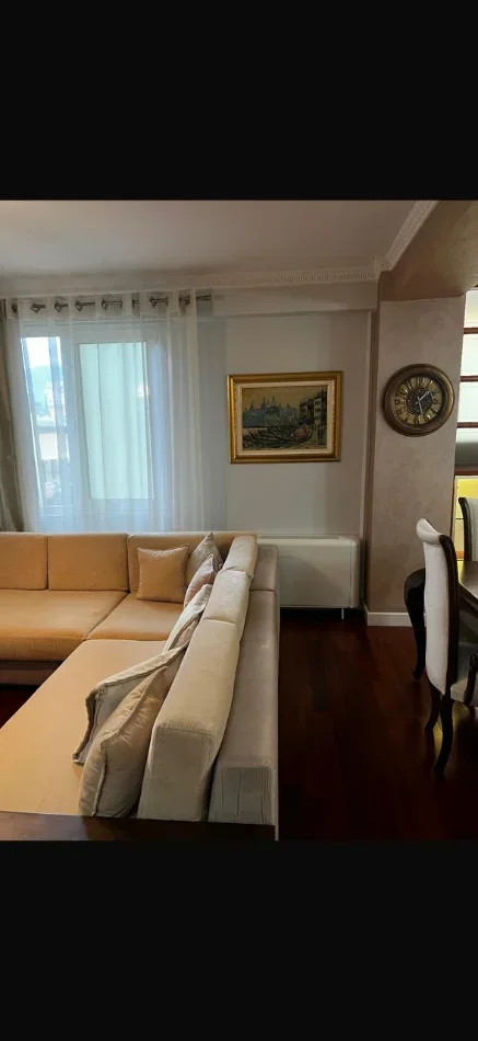 Tirane, jepet me qera apartament 3+1 Kati 3, 160 m² (BLLOK PRANE PICERI ERA)