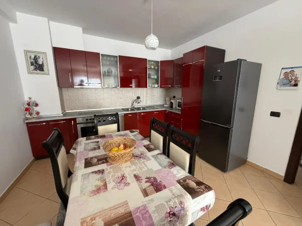 Tirane, shitet 2+1+Ballkon Kati 6, 104 m² 150.000 € (Fresku, Rruga e Dajtit)