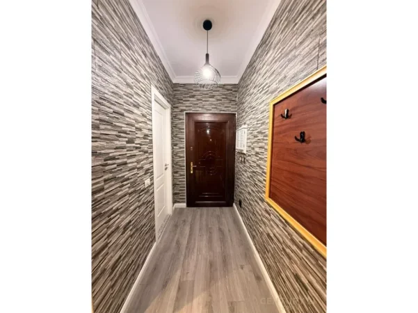 Tirane, jepet me qera apartament 2+1+Ballkon Kati 7, 100 m² 900 € (komuna e parisit)