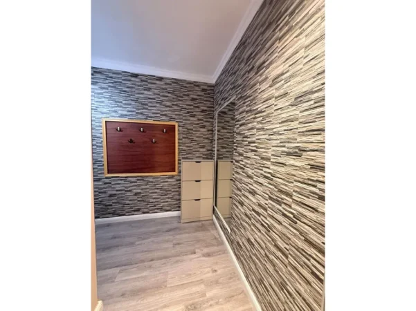 Tirane, jepet me qera apartament 2+1+Ballkon Kati 7, 100 m² 900 € (komuna e parisit)