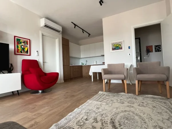 Tirane, jepet me qera apartament 2+1 Kati 8, 105 m² 1.100 € (MYSLYM SHYR)