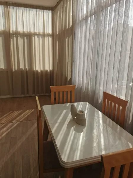 Tirane, jepet me qera apartament 1+1 , 56 m² 450 € (KOPESHTI BOTANIK)