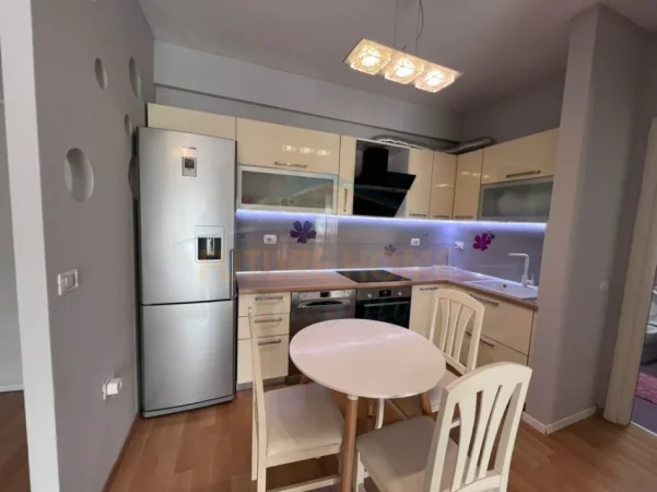 Tirane, jepet me qera apartament 1+1 Kati 3, 55 m² 55 € (don bosko)