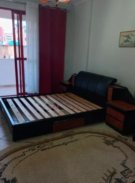Tirane, jepet me qera apartament 1+1 Kati 4, 71 m² 500 € (VASIL SHANTO)