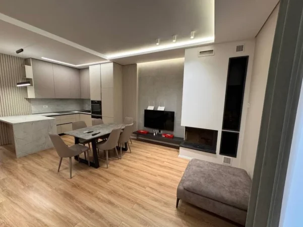 Tirane, jepet me qera apartament 2+1+Ballkon Kati 2, 110 m² 1.200 € (SECRET GARDEN)