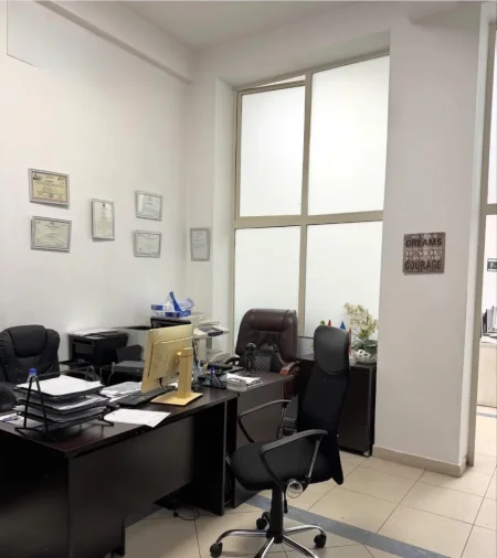 Tirane, shitet ambjent biznesi Kati 0, 48 m² 260.000 € (Rr Durresit)