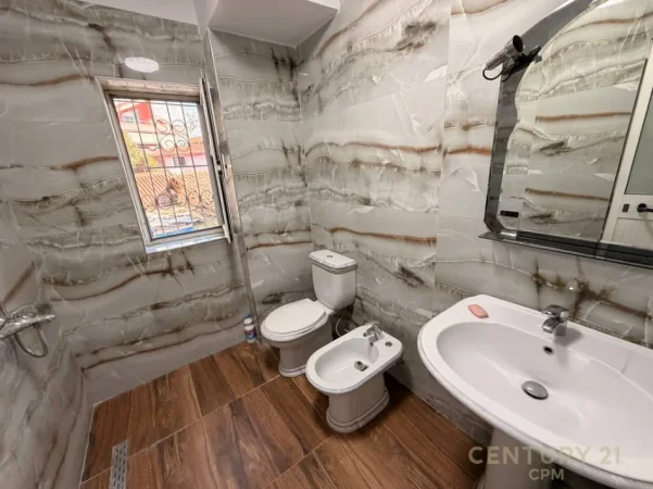 Tirane, jepet me qera apartament 1+1+Ballkon Kati 2, 56 m² 700 € (rruga e elbasanit)