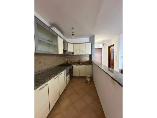 Durres, jepet me qera apartament 2+1 Kati 7, 90 m² 550 € (Vollga, Durres)